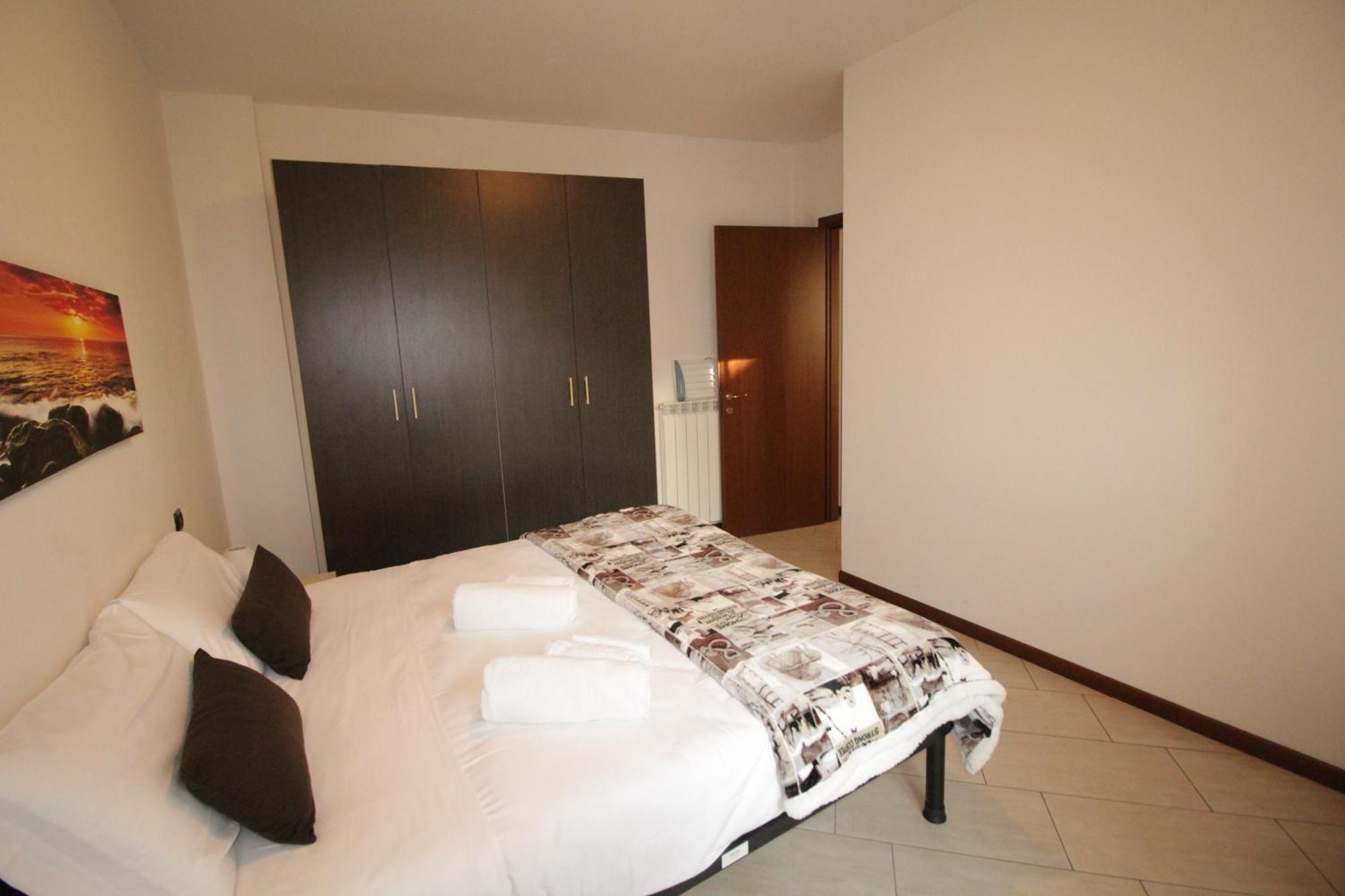 Appartamenti "Residence Mgm" Ponte San Pietro  Exteriör bild